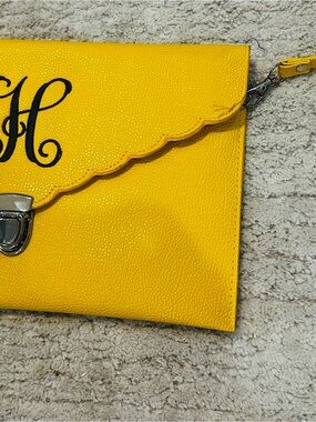 Source Unknown Yellow Scalloped Envelope Wristlet Clutch with Monogram